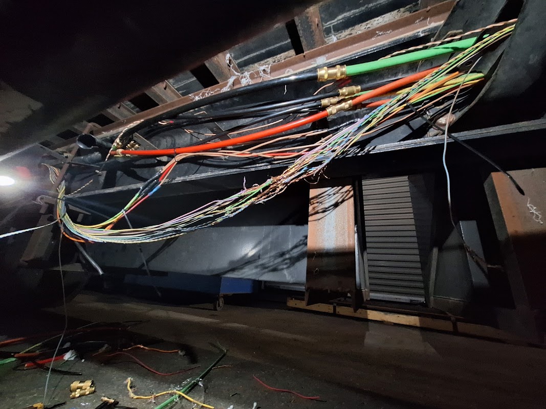 Wichos truck service shop photo